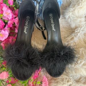 Black Heeled Shoes with Textured Detail